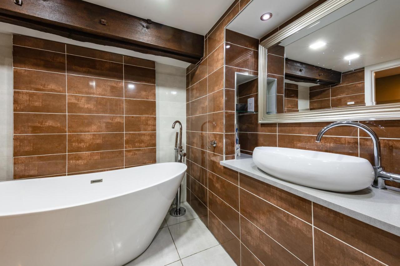 Spacious, Luxury Town Centre Granary Conversion Stamford Exterior photo