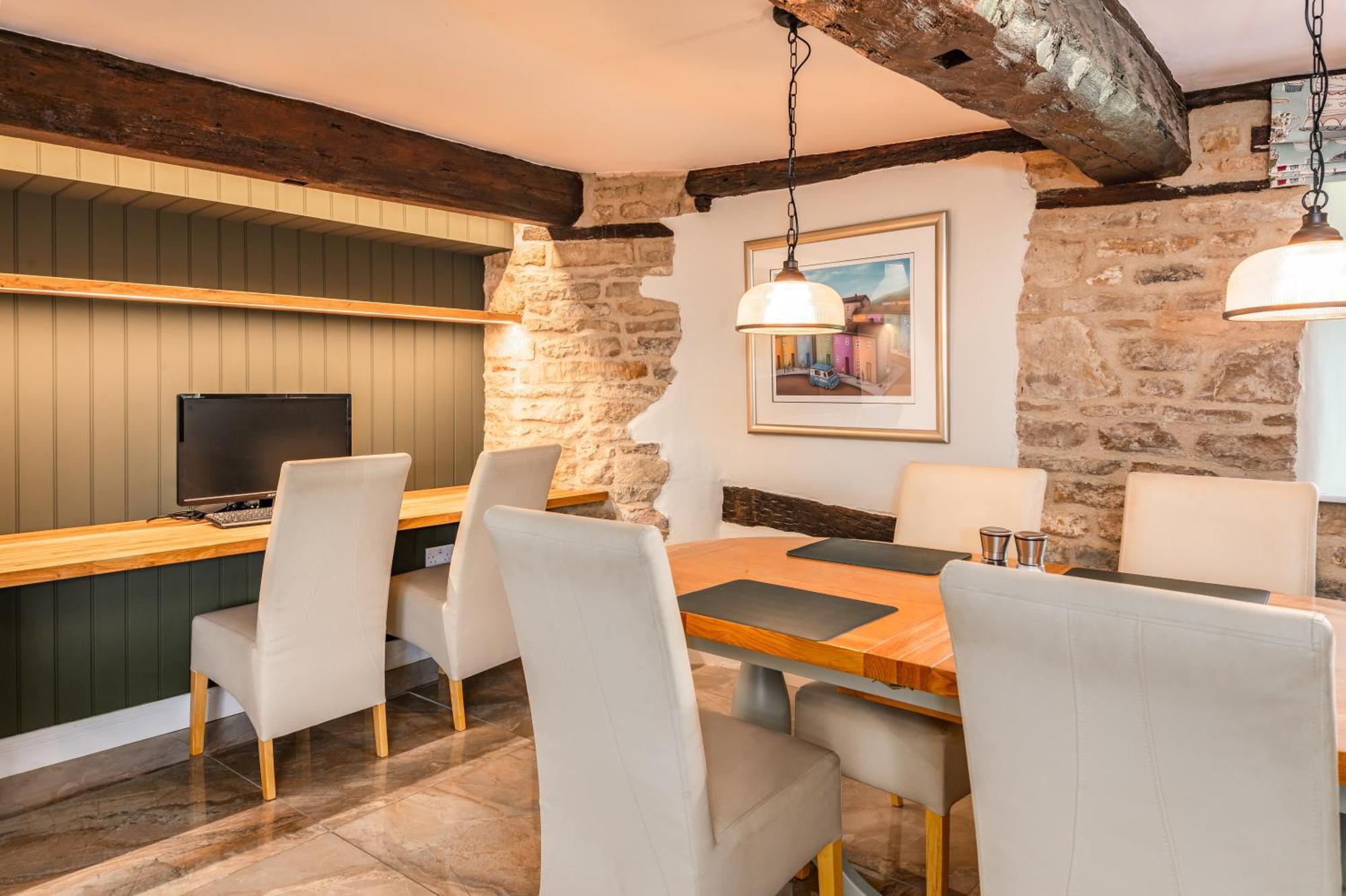 Spacious, Luxury Town Centre Granary Conversion Stamford Exterior photo